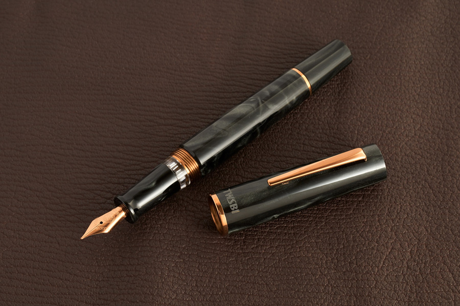 TWSBI Obsidian（ツイスビー オブシディアン）【特別生産品】